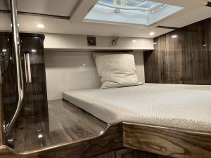 26 TONNE living area internal photo bed