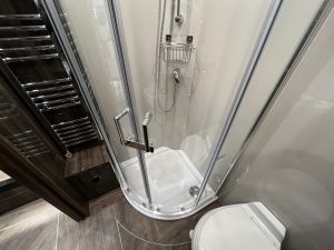 26 tonne internal photo shower and toilet